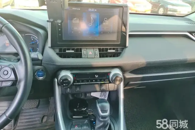 Toyota RAV4 2021 car image #13