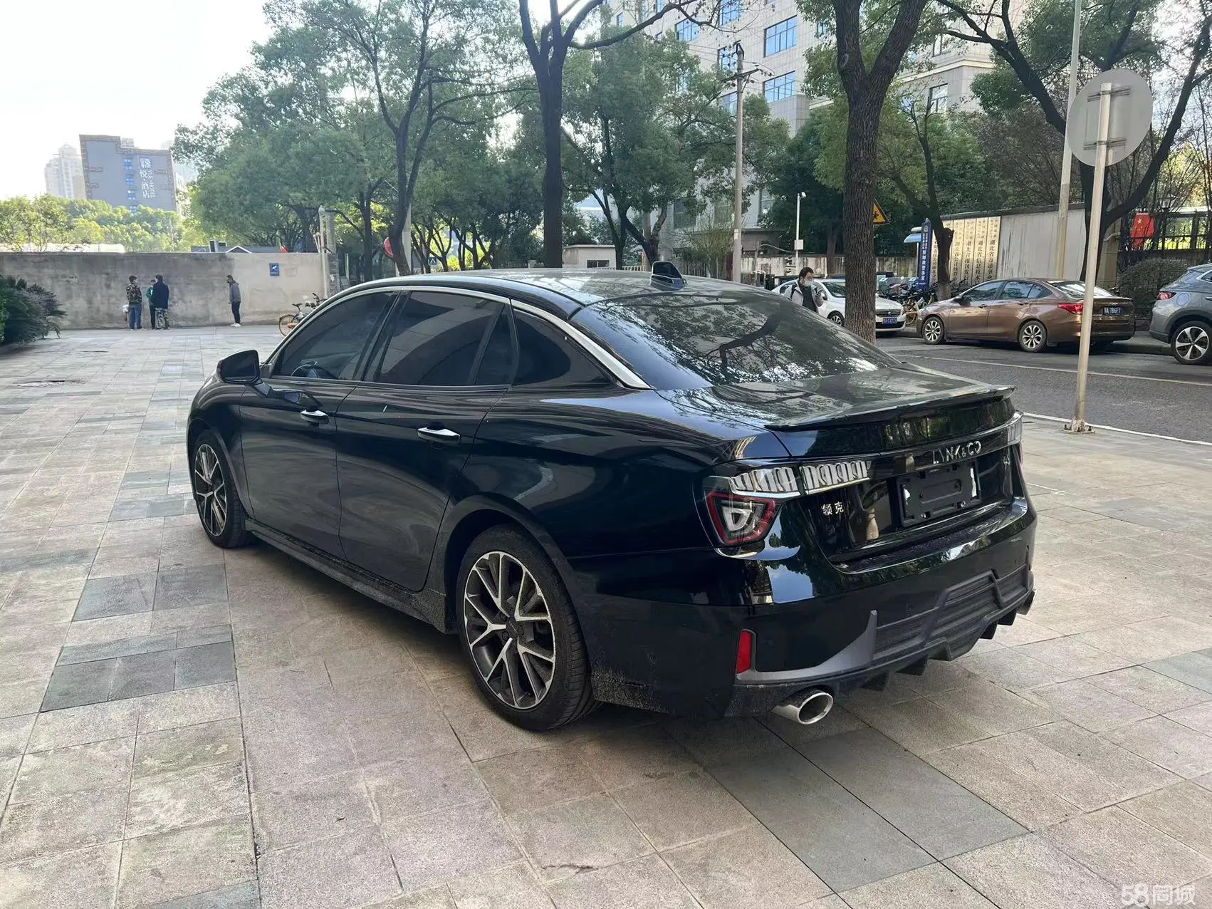 Lynk & Co 03 2019 car image #13