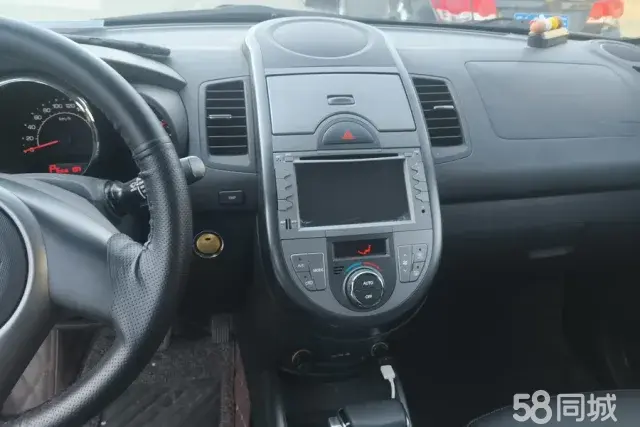 起亚 秀尔 2015 汽车图片 #13