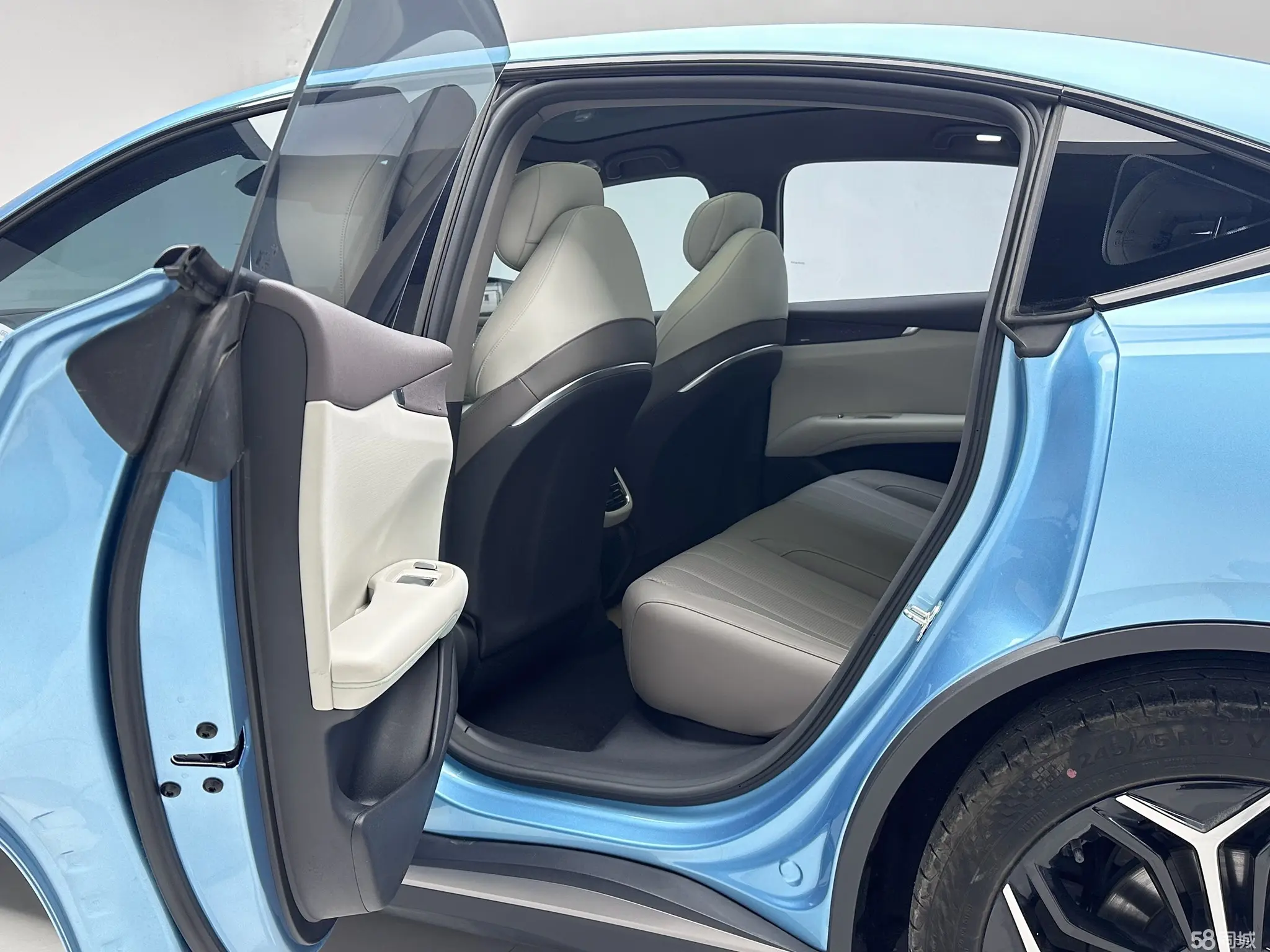 Deepal S07 2024 car image #13