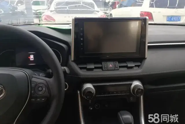 Toyota RAV4 2019 car image #13