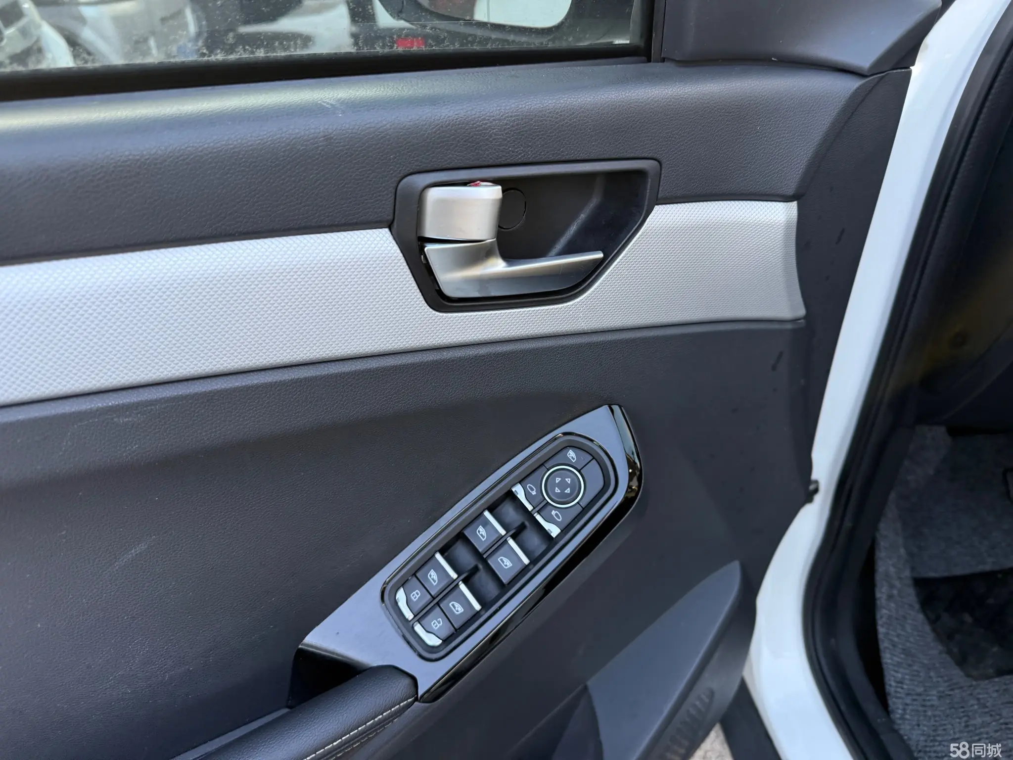 哪吒汽车 哪吒N01 2020 汽车图片 #13