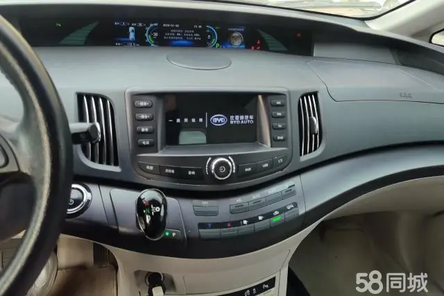 BYD e6 2015 car image #13
