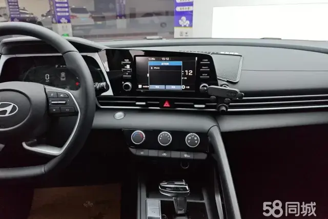 Hyundai Elantra 2025 car image #13