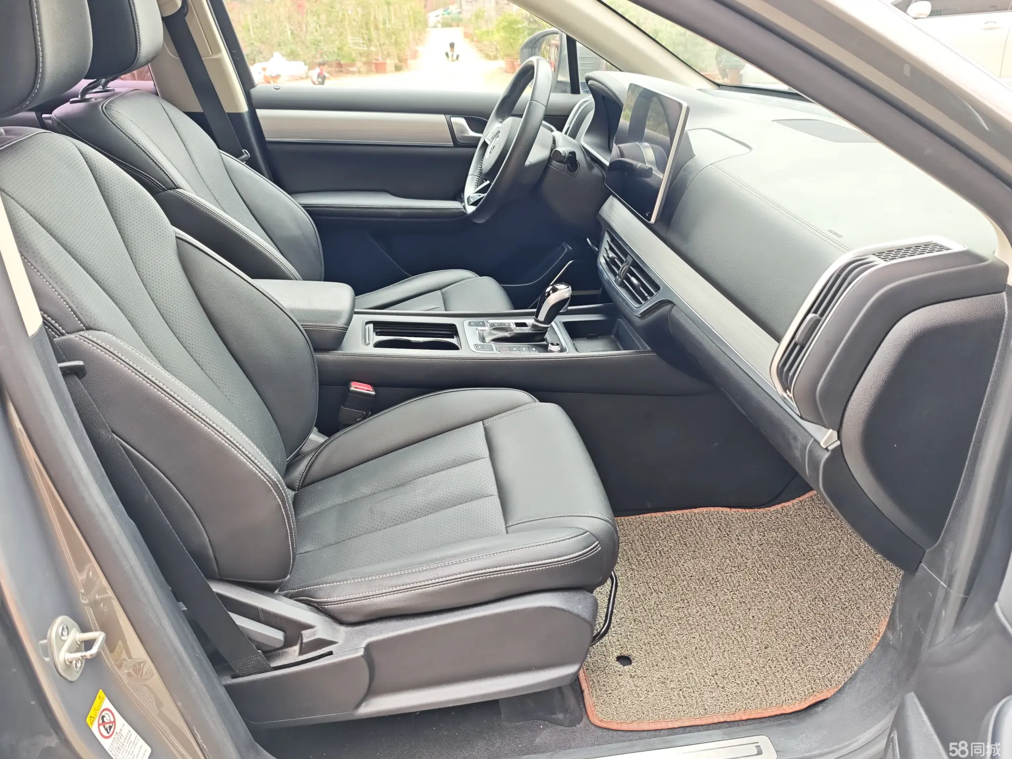 BYD Tang 2019 #13 BYD Tang 2019 car image #13