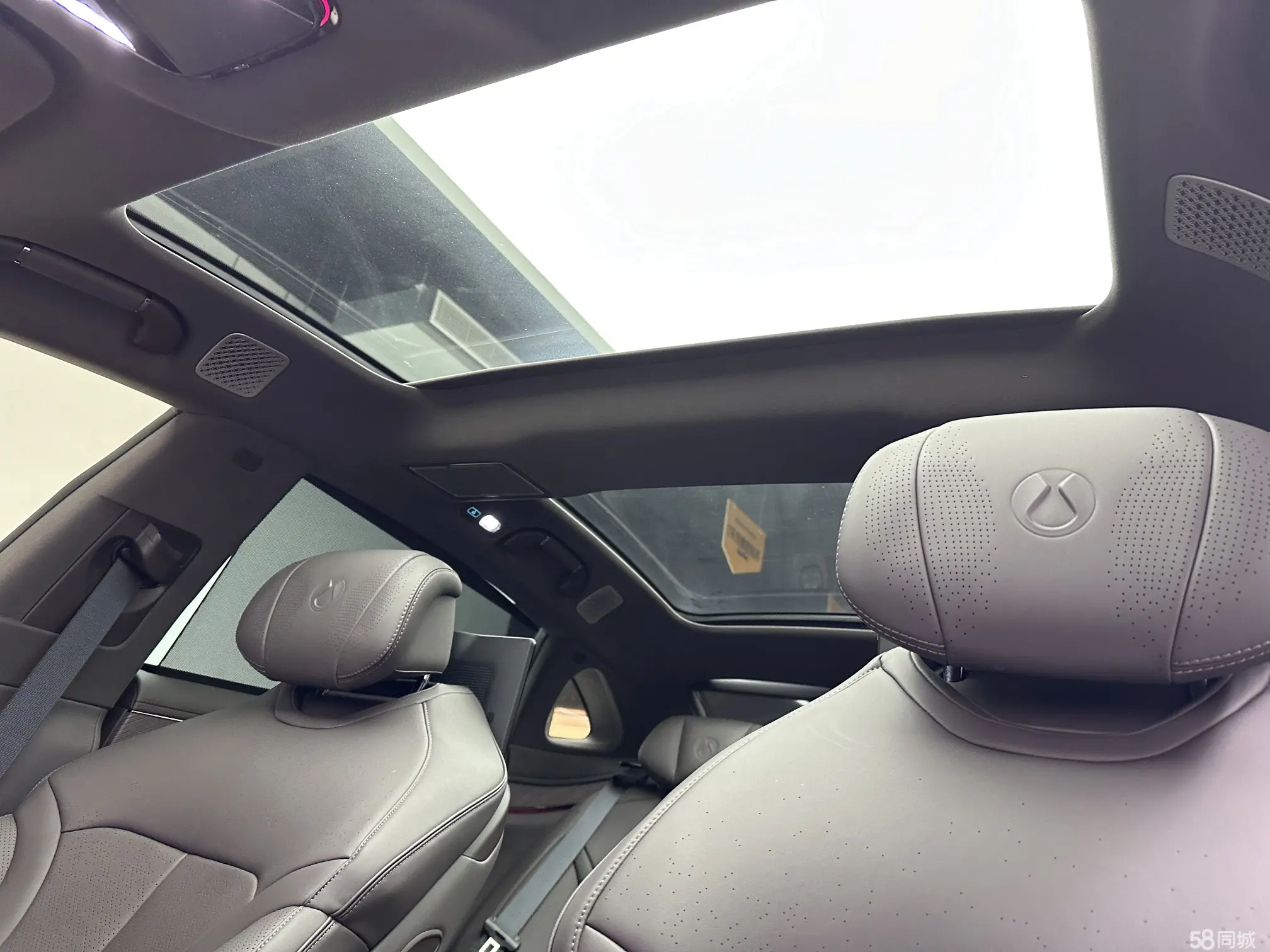 Denza Z9 2024 car image #13