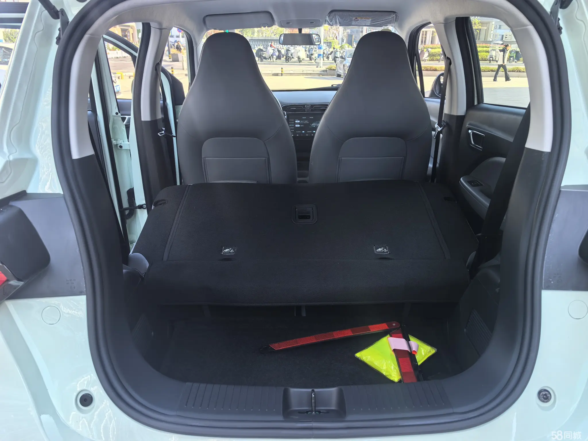 零跑汽车 零跑T03 2024 汽车图片 #13