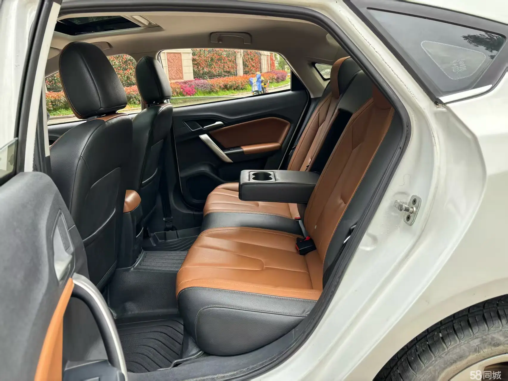 MG GT 2017 car image #13