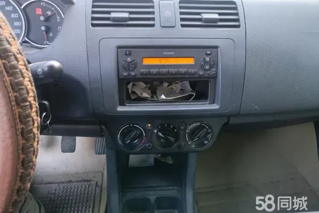 Suzuki Swift 2017 car image #13