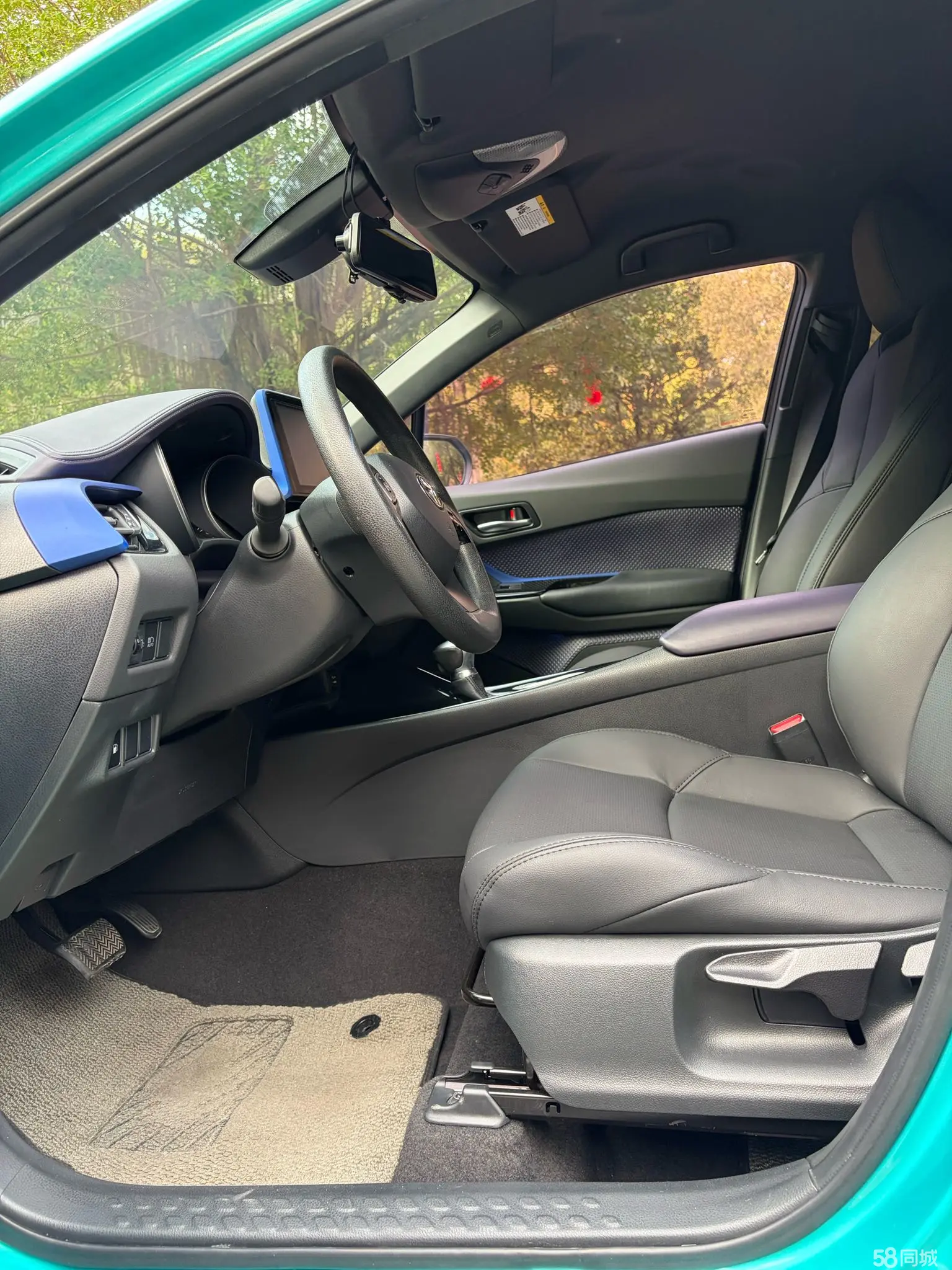 Toyota C-HR 2019 immagine di auto #13