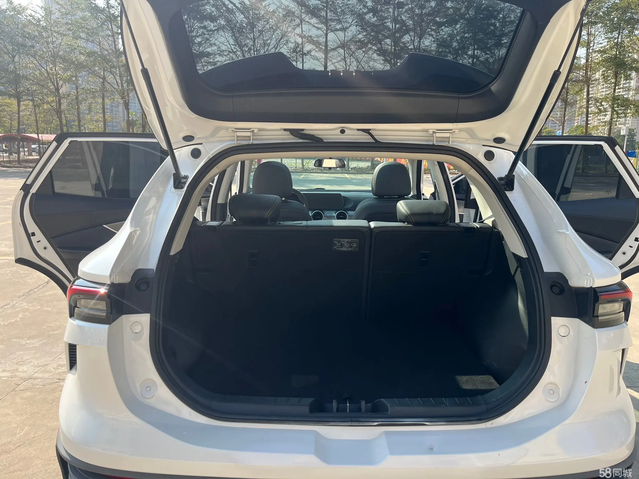 Forthing T5 EVO 2023 صورة سيارة #13