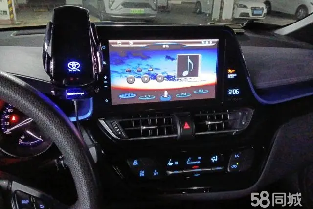 Toyota C-HR 2019 car image #13