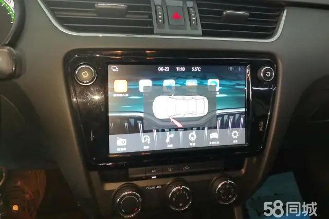 Skoda Octavia 2019 car image #13