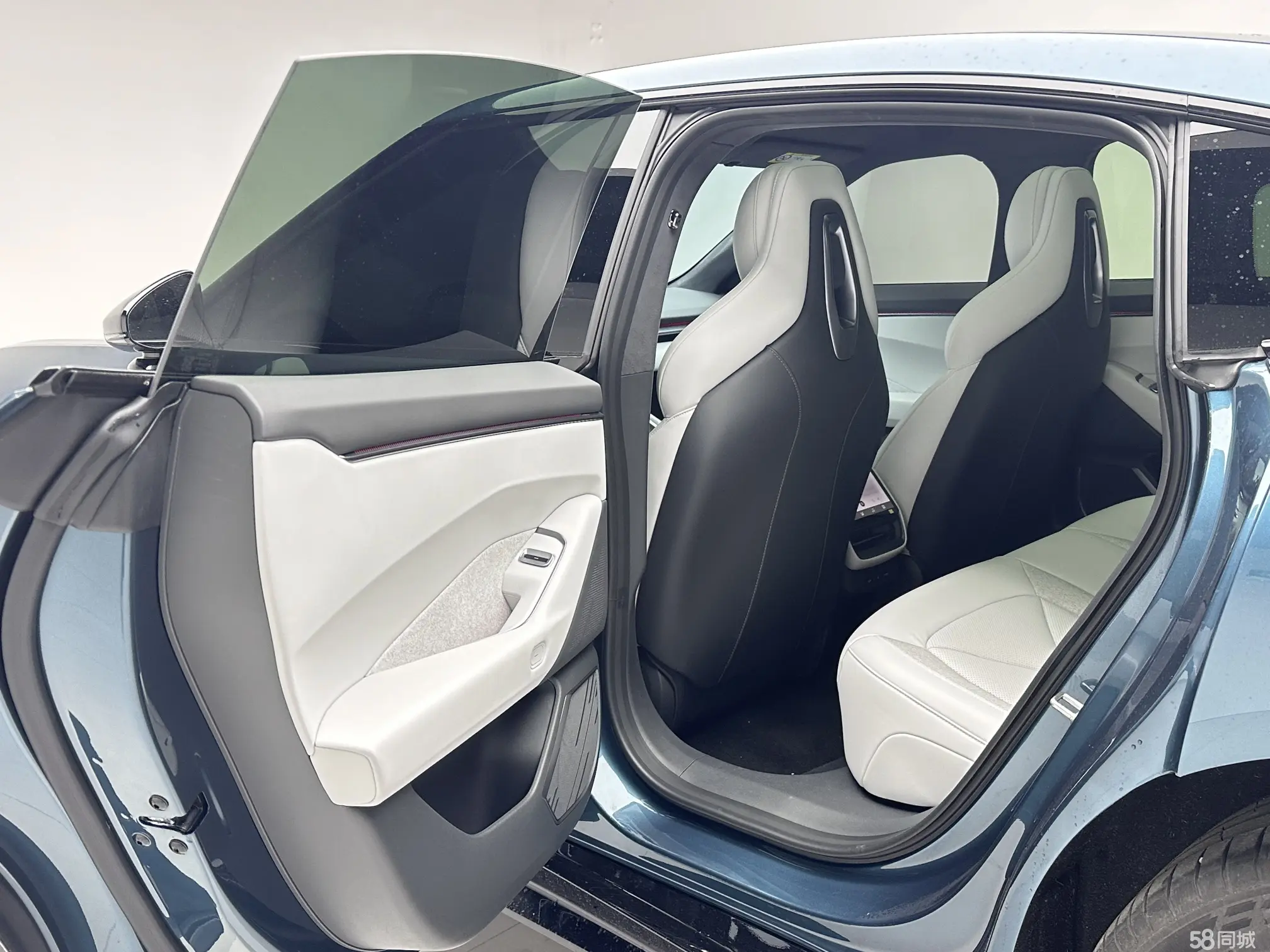 Xpeng P7 2025 изображение автомобиля #13