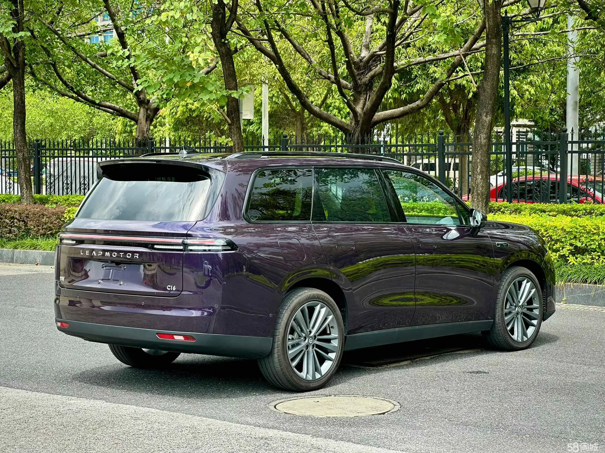 Leapmotor C16 2025 car image #13