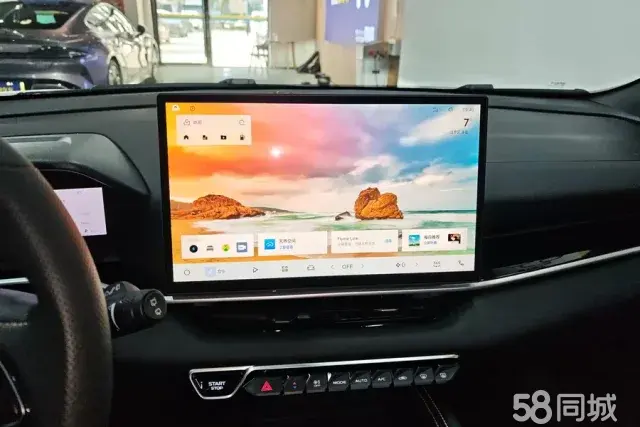 GEELY Coolray 2025 car image #13