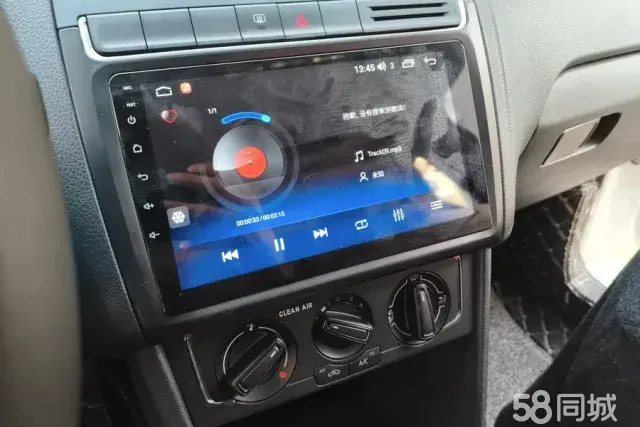 Volkswagen Polo 2016 car image #13