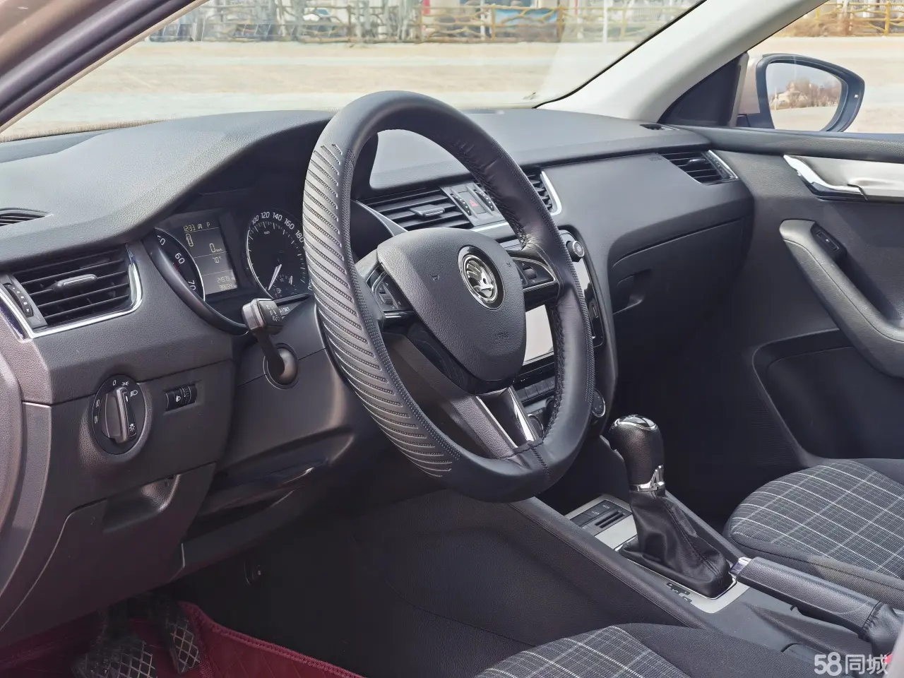 Skoda Octavia 2018 car image #13