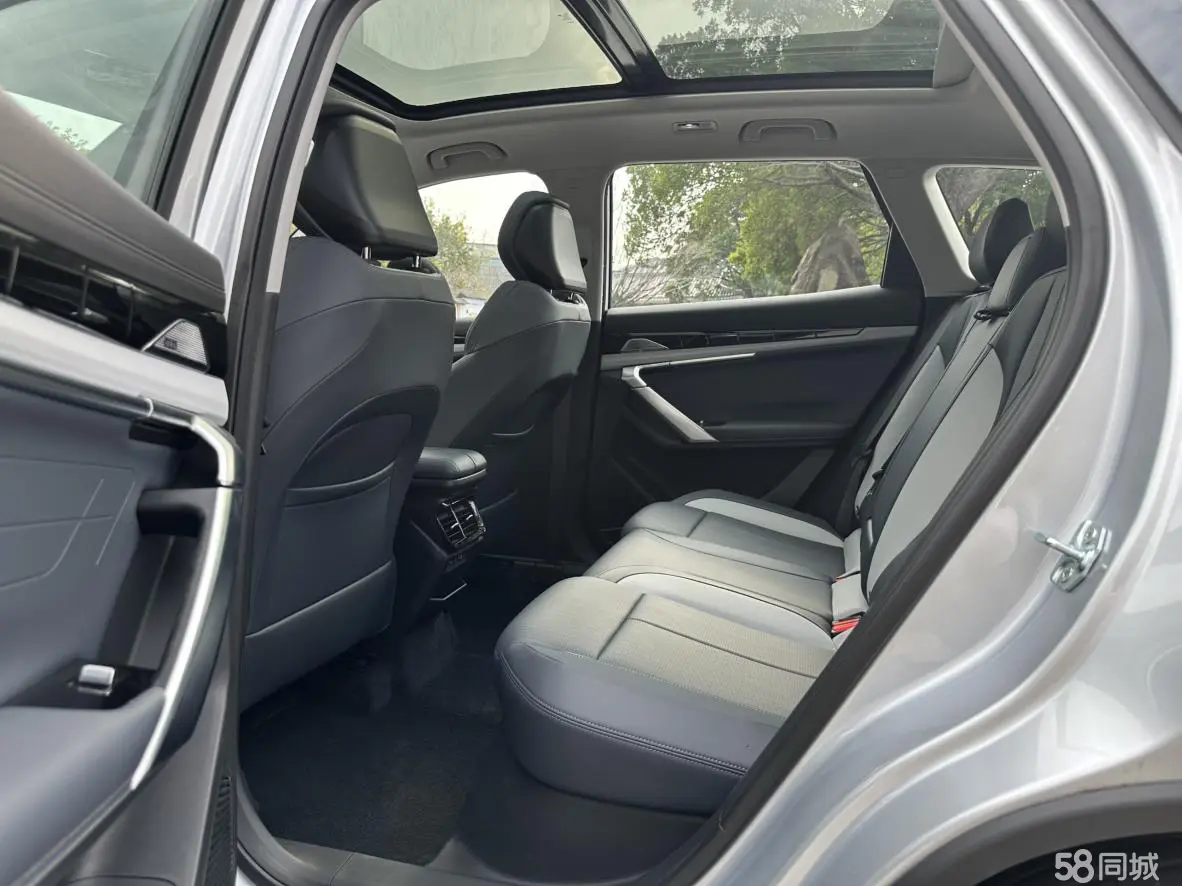 GEELY Boyue L 2026 car image #13