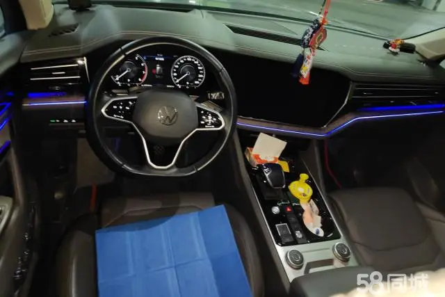 Volkswagen Touareg 2023 car image #13