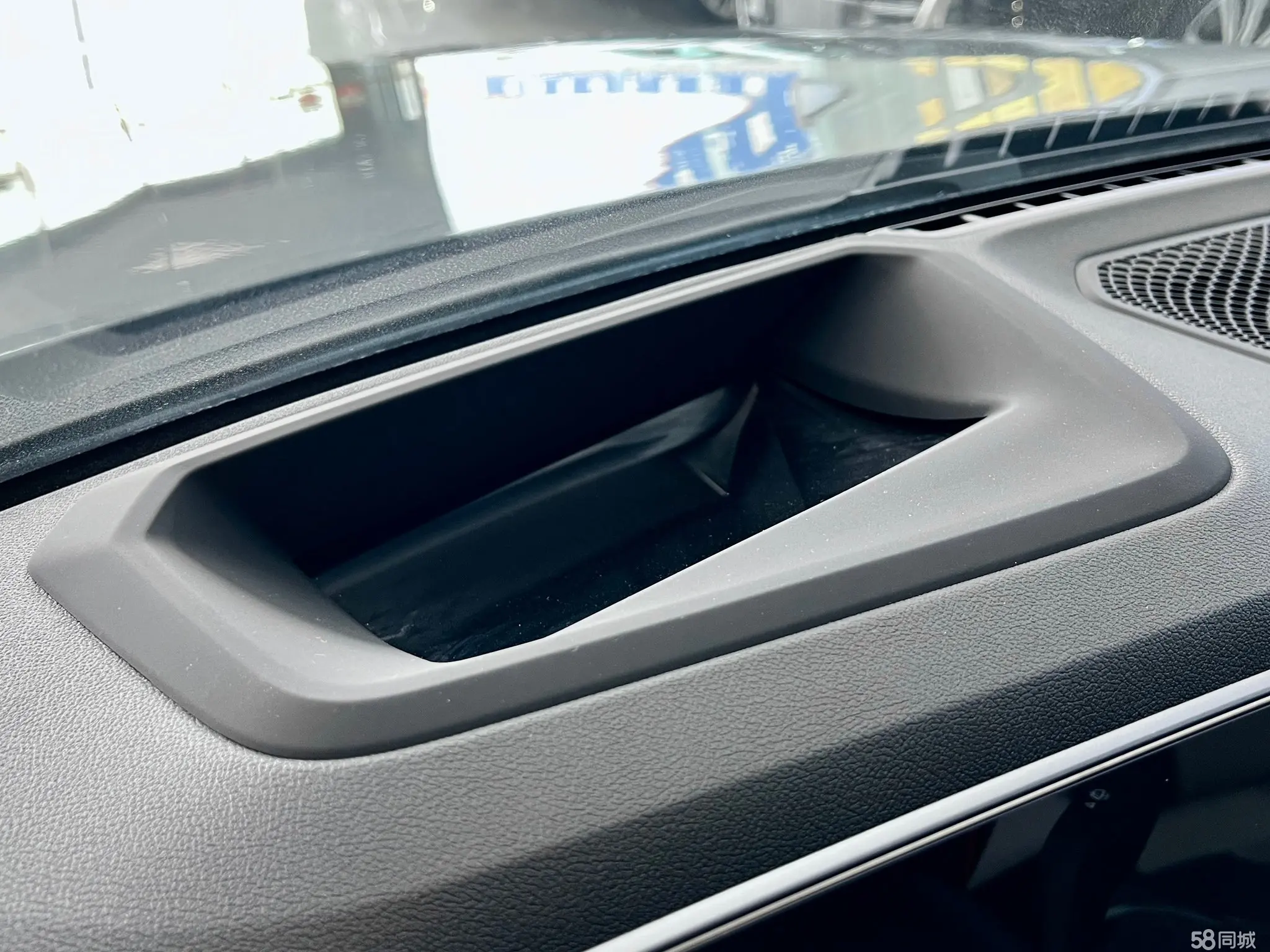 BMW M3 2024 immagine di auto #13