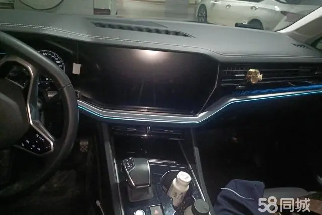 Volkswagen Touareg 2023 immagine di auto #13