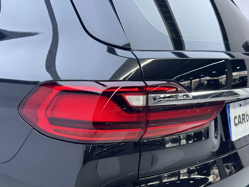 BMW X7 M60i 2021 #13 BMW X7 M60i 2021 car image #13