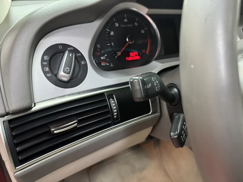 Audi A6 2019 car image #13