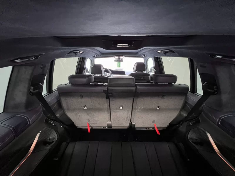 BMW X7 M60i 2022 #13 BMW X7 M60i 2022 car image #13