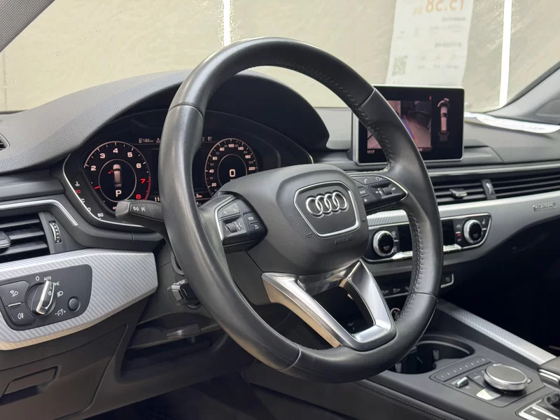 Audi A4 2019 immagine di auto #13