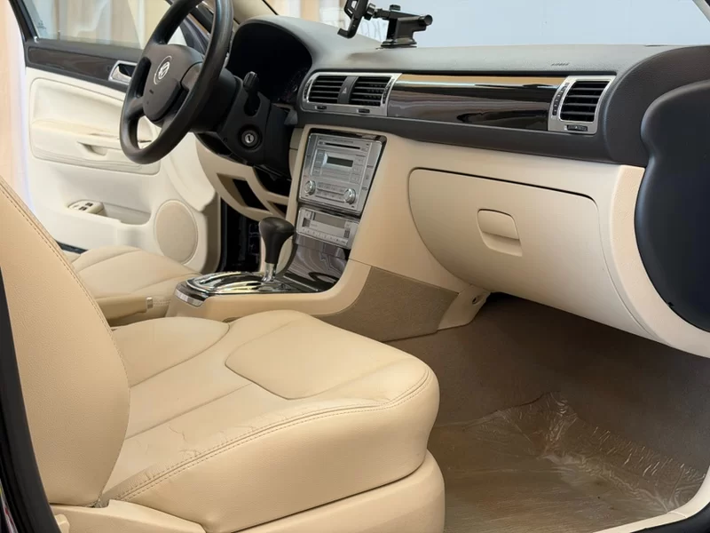 Volkswagen Passat Lingyu 2010 car image #13