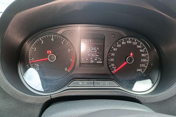 Volkswagen Polo 2017 car image #16