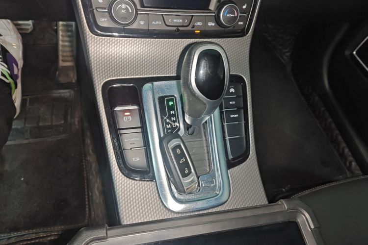 GEELY Emgrand GS 2017 immagine di auto #14