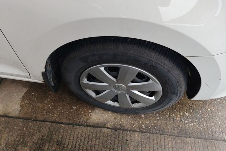 Volkswagen Santana 2017 car image #9