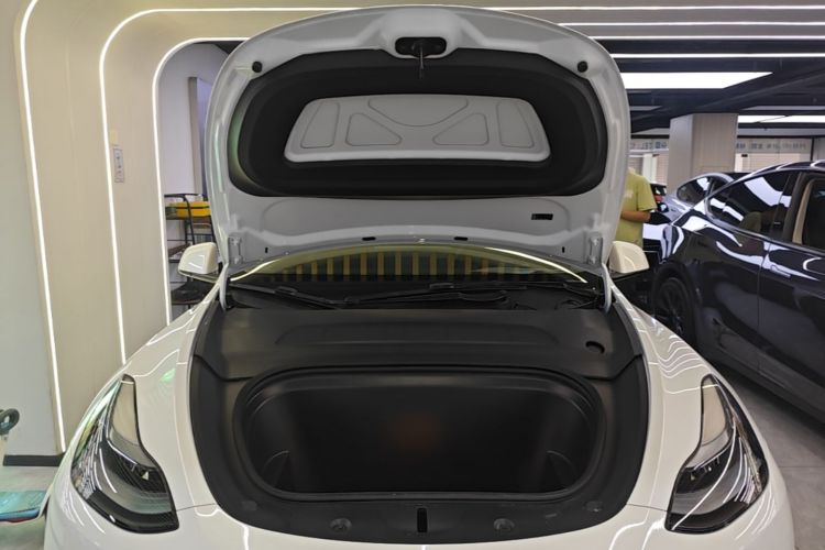 Tesla Model Y 2024 #20 Tesla Model Y 2024 car image #20