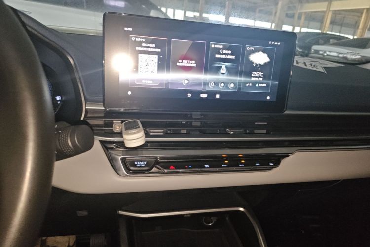 GEELY Emgrand 2021 #13 GEELY Emgrand 2021 car image #13