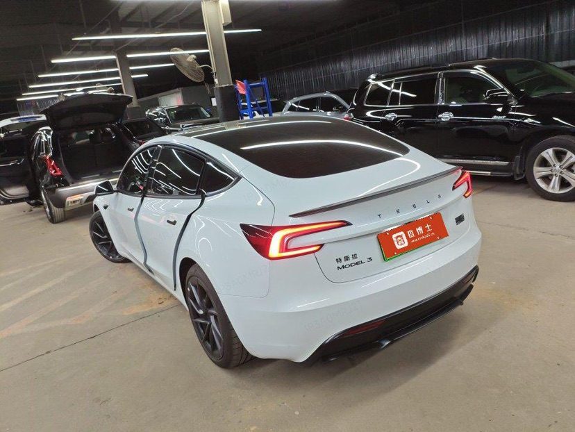 Tesla Model 3 2025 car image #3