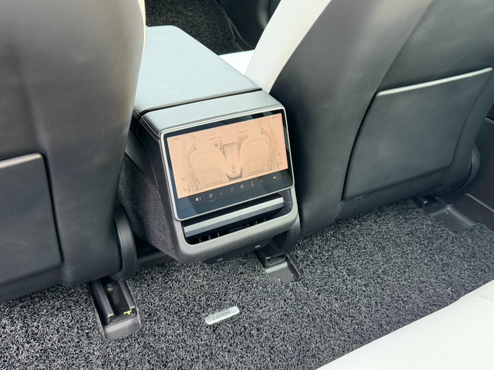 Tesla Model 3 2026 car image #15