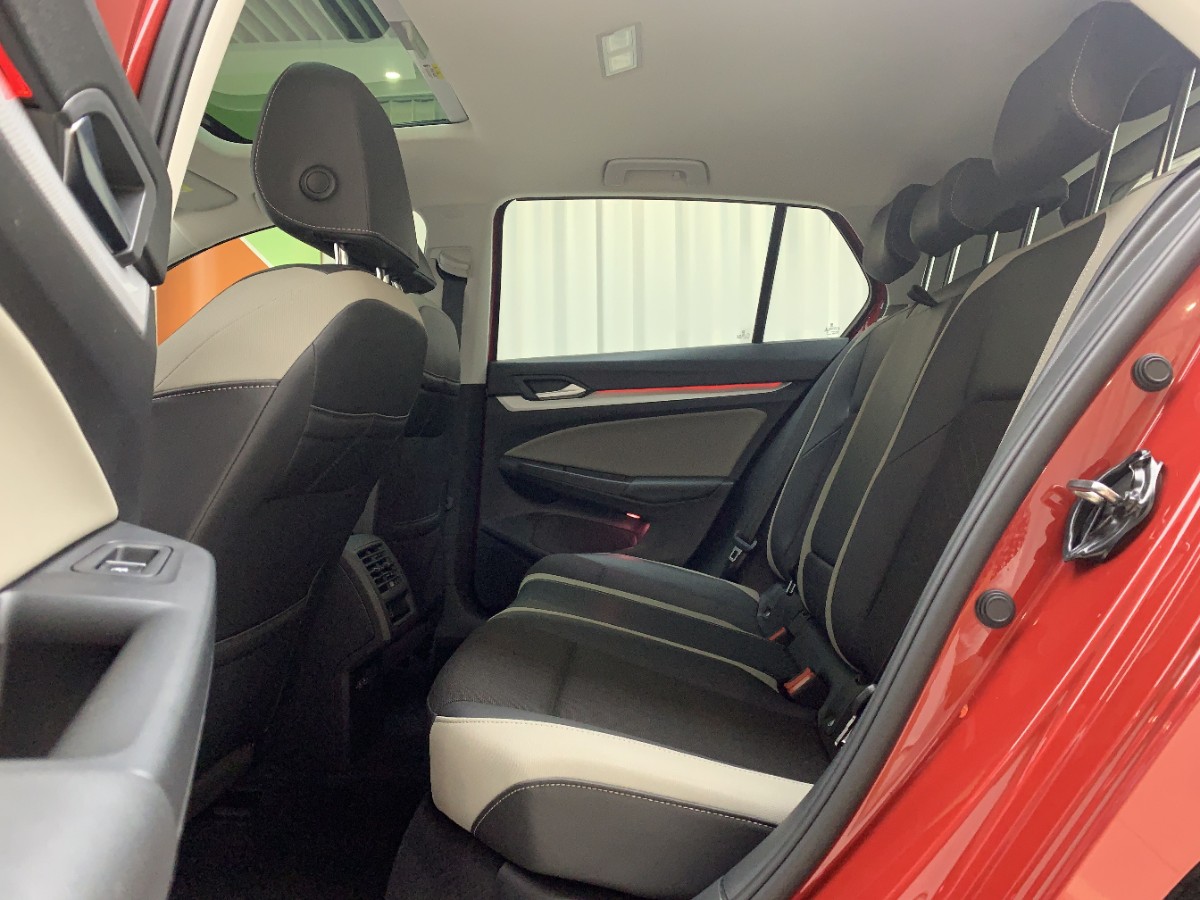 Volkswagen Golf 2022 #6 Volkswagen Golf 2022 صورة سيارة #6