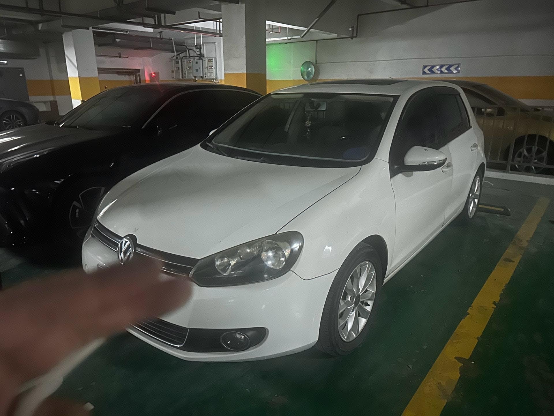 Volkswagen Golf 2013 car image 
