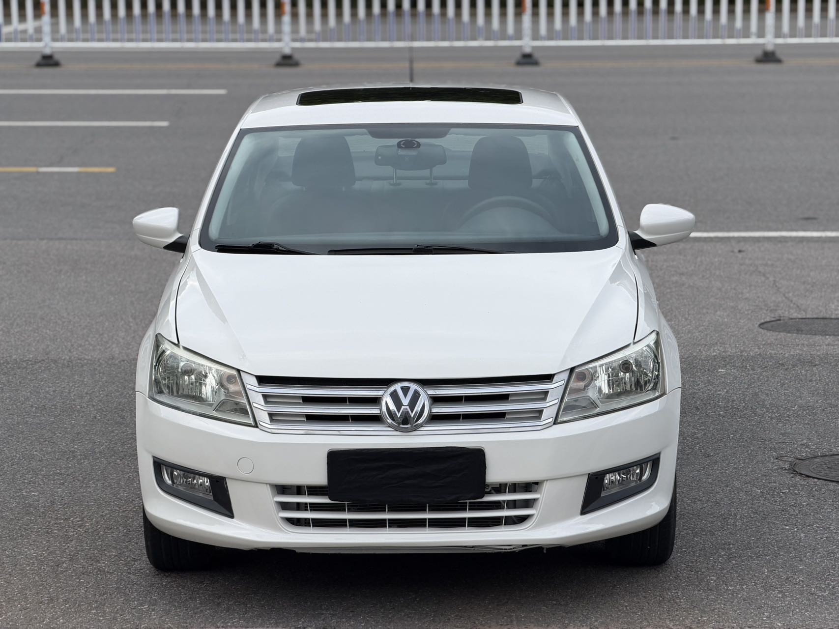 Volkswagen Santana 2014 car image #2