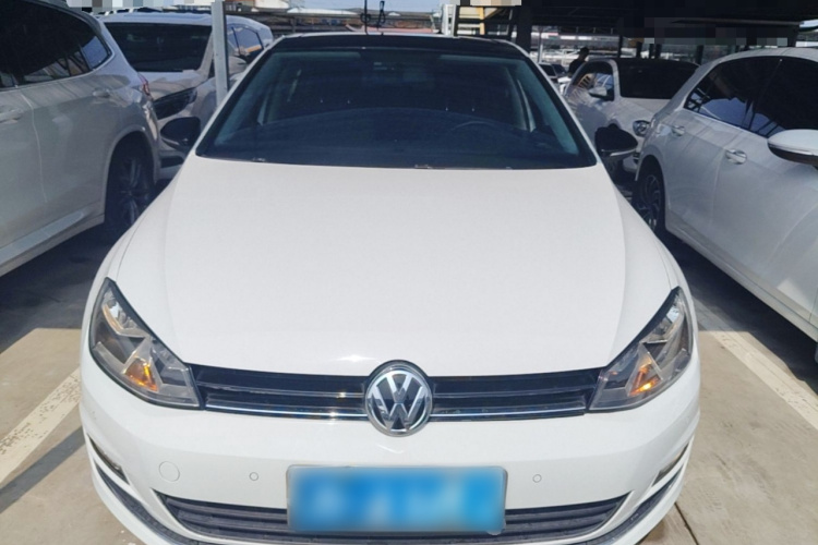 Volkswagen Golf 2017 car image #3