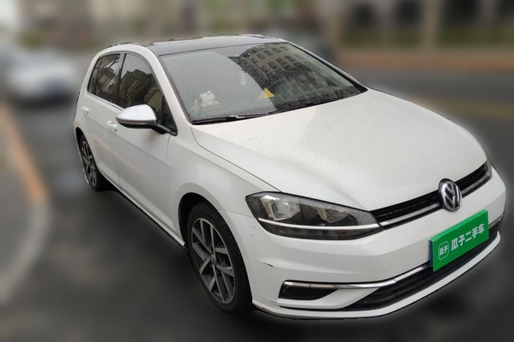 Volkswagen Golf 2018 car image #4