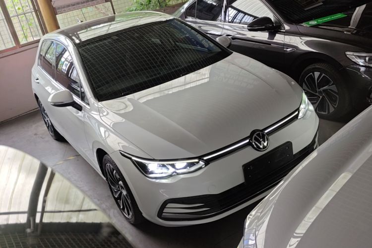 Volkswagen Golf 2021 car image #4