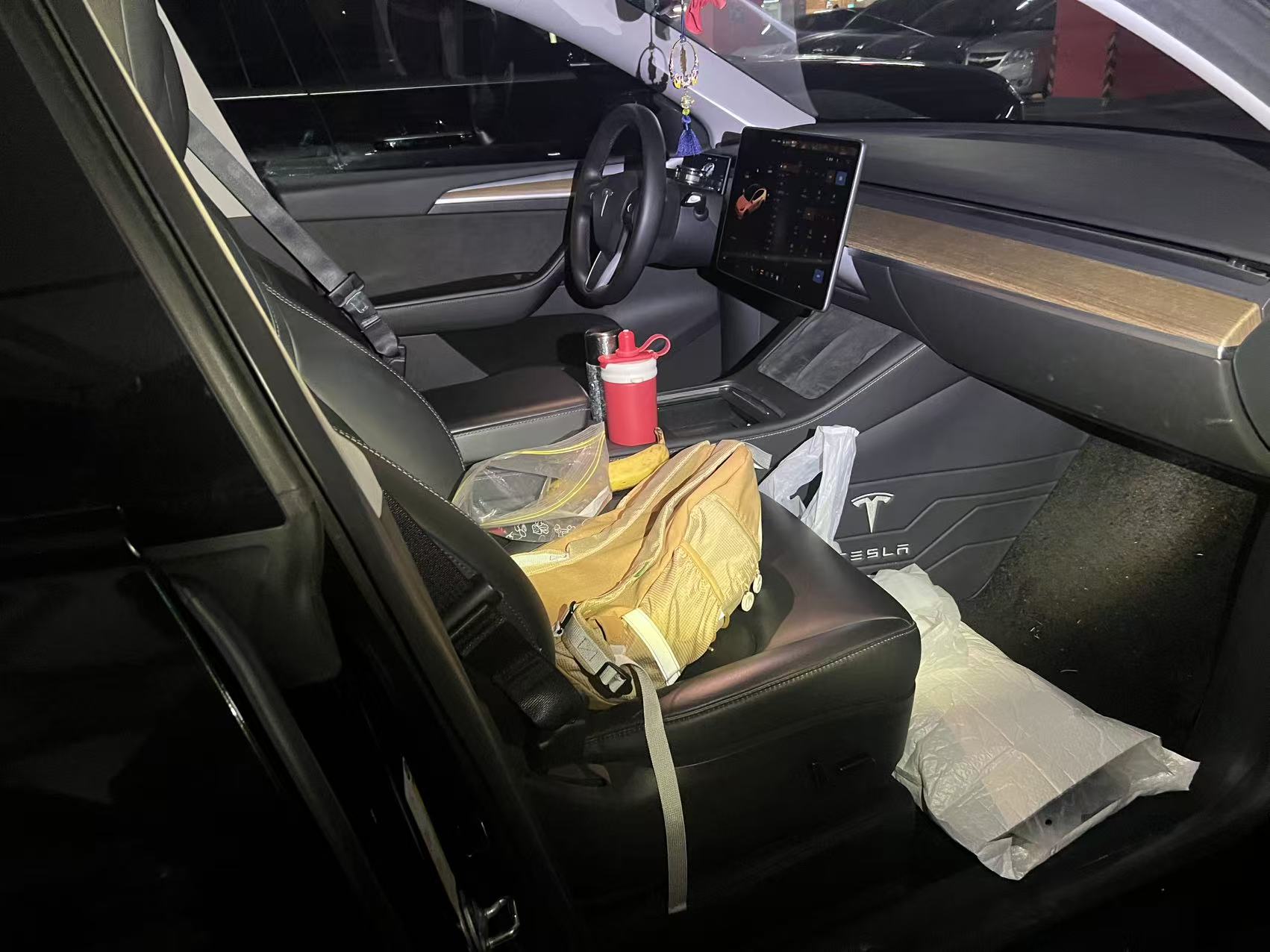 Tesla Model Y 2022 #3 Tesla Model Y 2022 car image #3