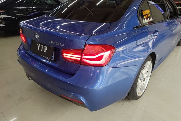 BMW 3 Series 2018 car image #8