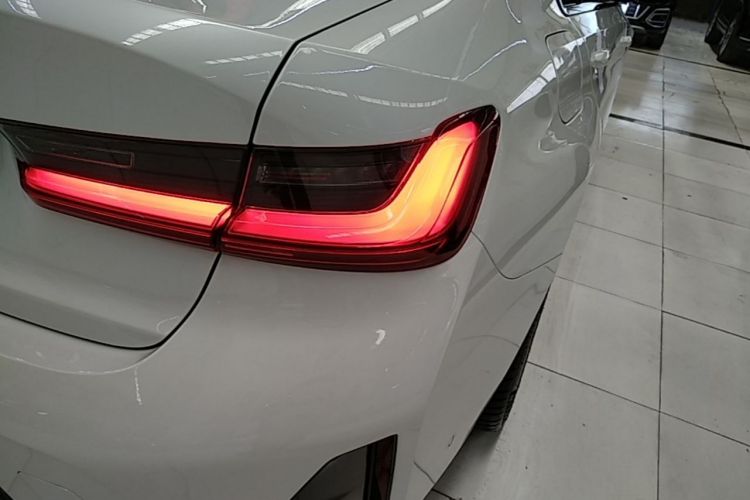 BMW 3 Series 2024 car image #8