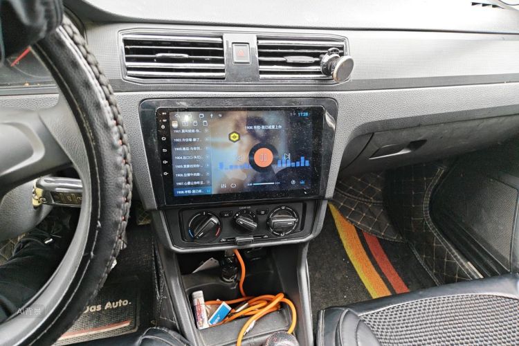 Volkswagen Santana 2018 car image #15