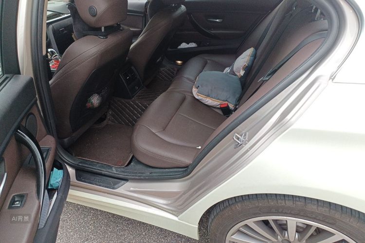 BMW 3 Series 2019 car image #19