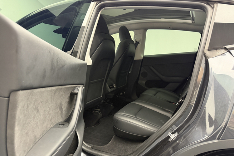 Tesla Model Y 2024 #16 Tesla Model Y 2024 car image #16